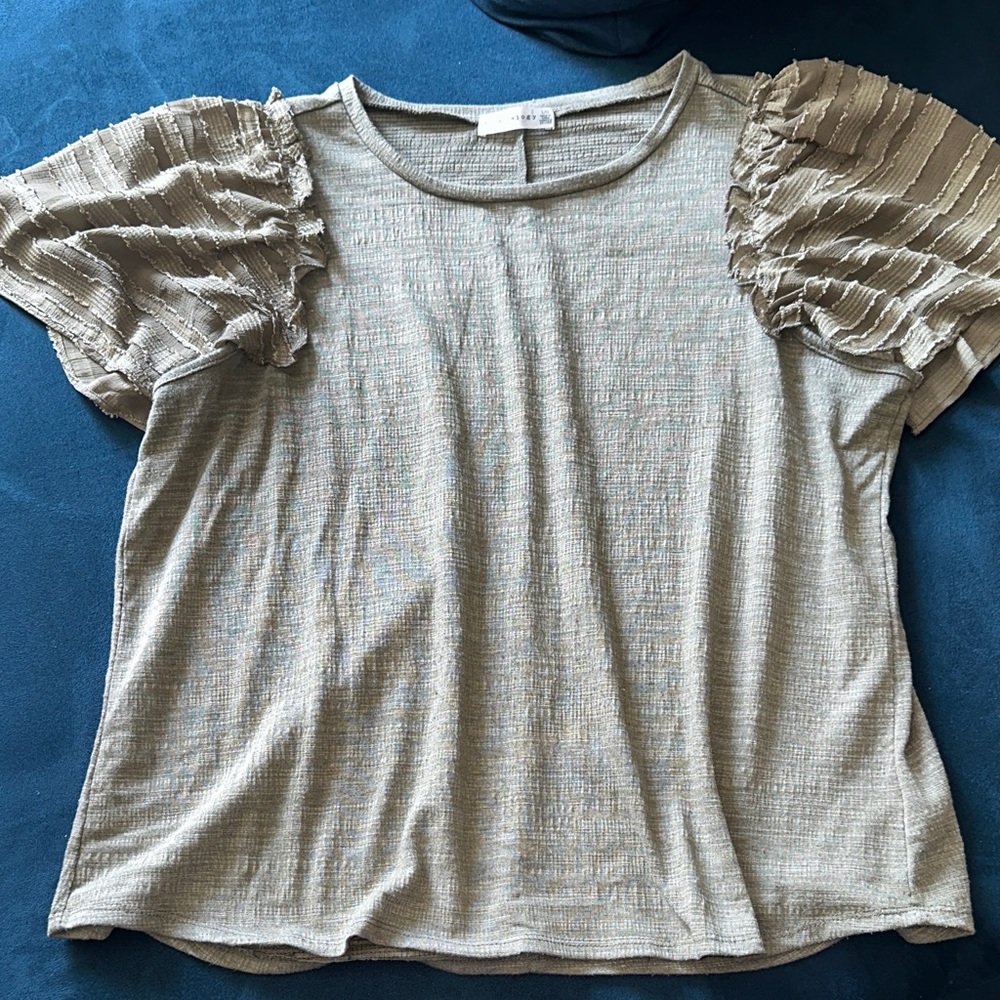 Women's Ruffled Sleeve Top